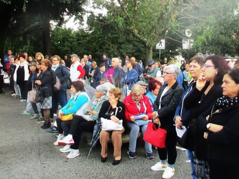 giornata di manifestazione in piazza con anziani per l'apertura dell'ospedale